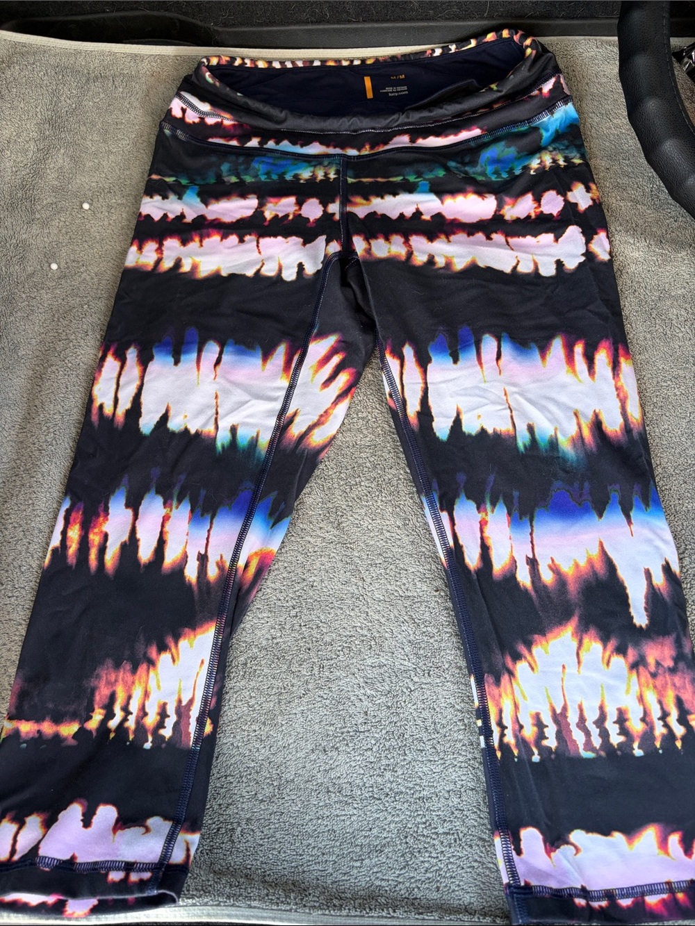 Lucy Black Multicolor Tie-Dye Capri Leggings